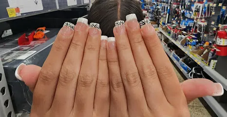 davi-nails