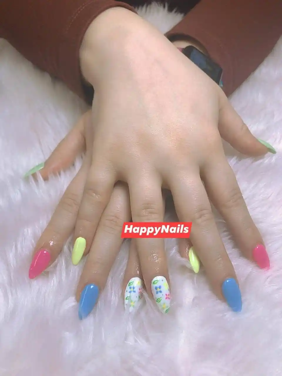 happy-nails