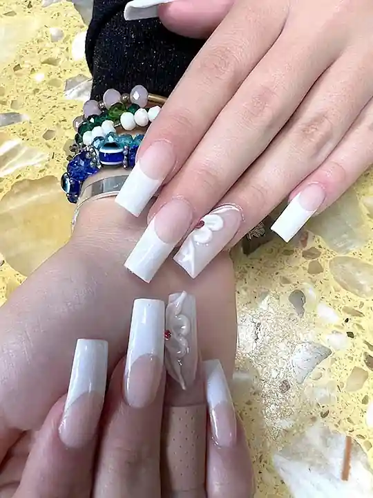 leslies-nails-spa