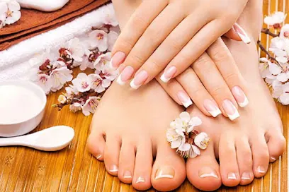 lux-nails